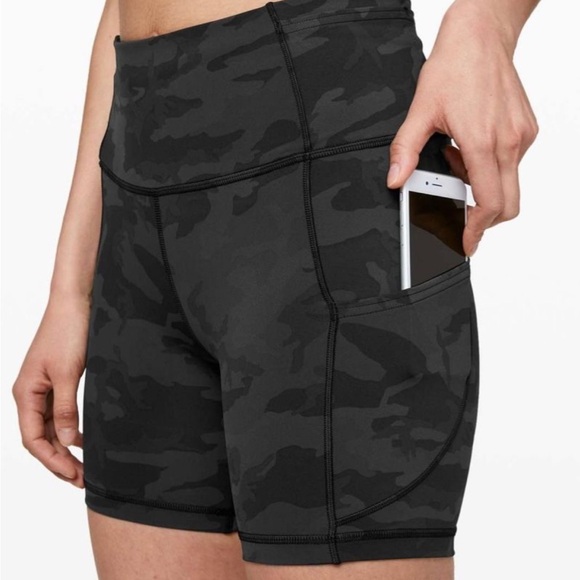 Lululemon Fast And Free Short 6" *Non-Reflective
(Incognito Camo Multi Grey) - Picture 1 of 5